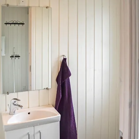 Casa vacanze Three-bedroom With A Fireplace In *