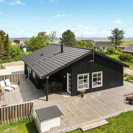 Cozy Home In Frederikshavn With Kitchen Frederikshavn