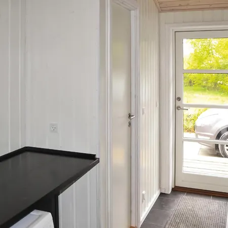 Three-bedroom With A Fireplace In Casa vacanze